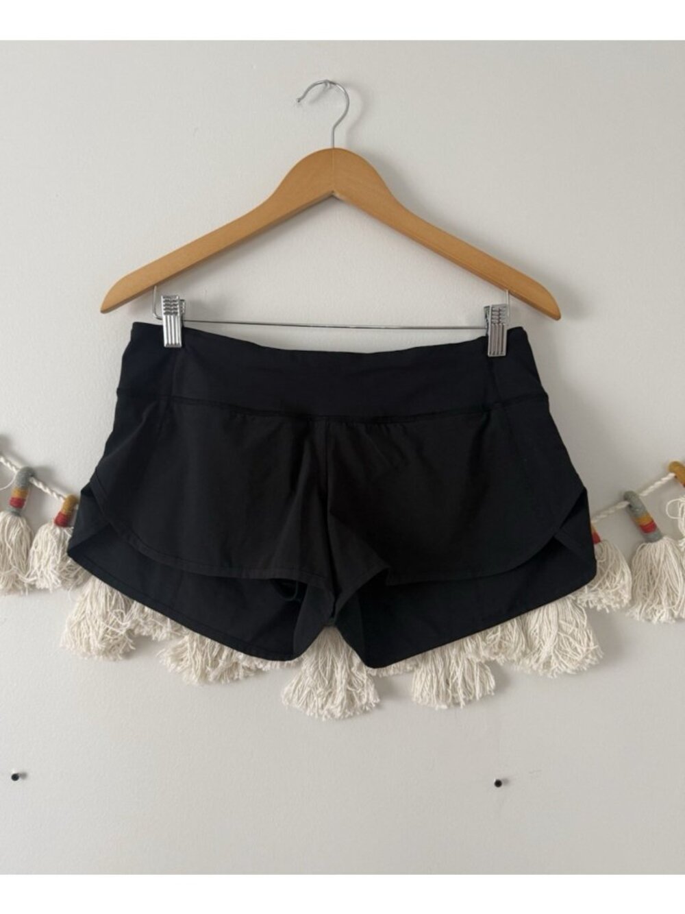 Lululemon Low Rise Hotty Hot Shorts 2.5” Black Running Performance Lined 6